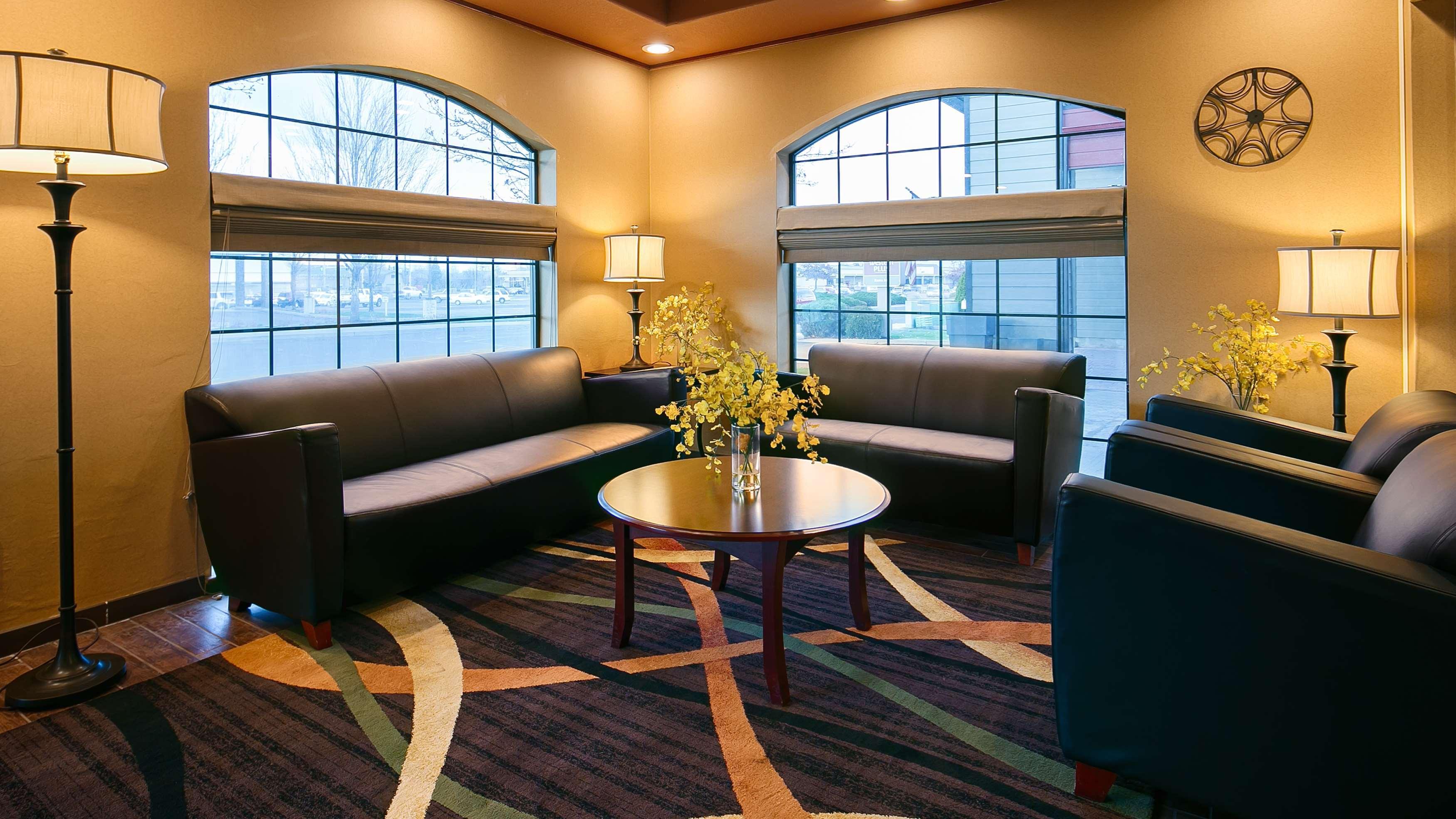 Best Western Plus Rama Inn Redmond Exterior foto